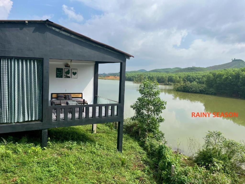 Nguyen Shack Retreat Resort Фонгня Экстерьер фото