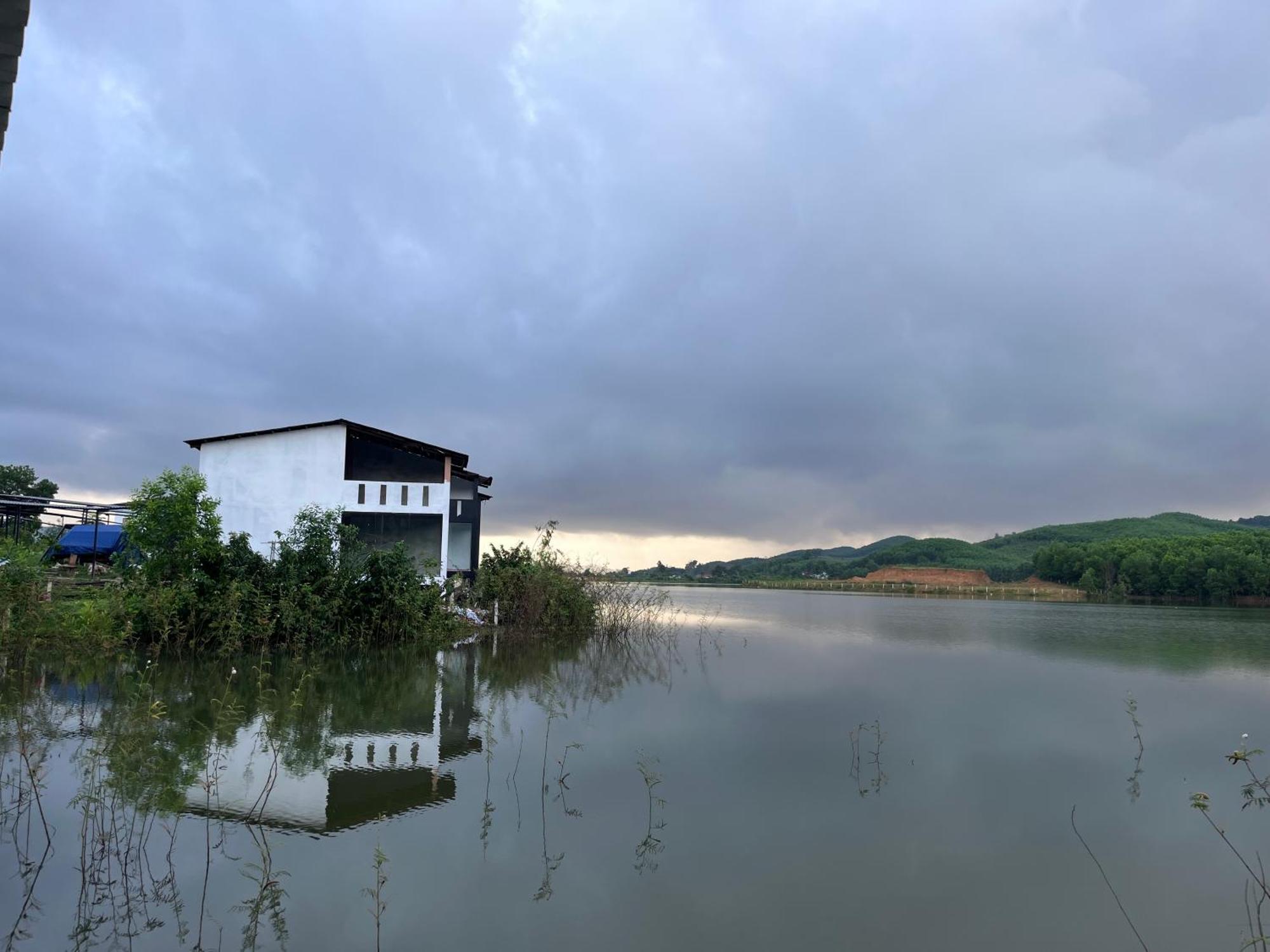 Nguyen Shack Retreat Resort Фонгня Экстерьер фото