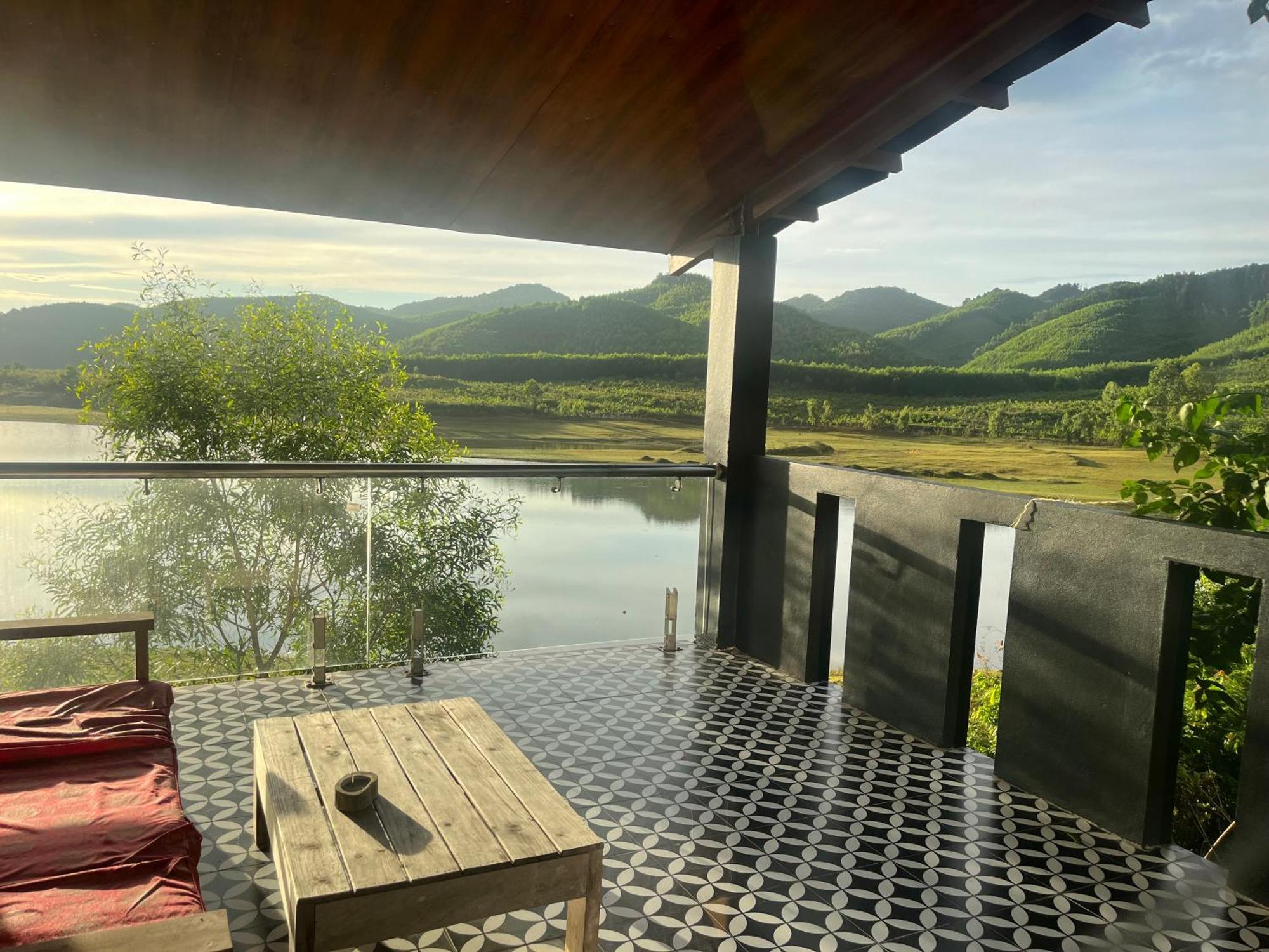 Nguyen Shack Retreat Resort Фонгня Экстерьер фото